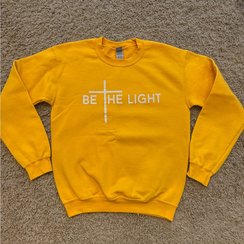 Gildan Yellow 'Be The Light' Christian/Bible/faith pullover crewneck sweatshirt